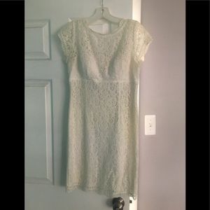 David’s bridal dress cream colored, lace dress